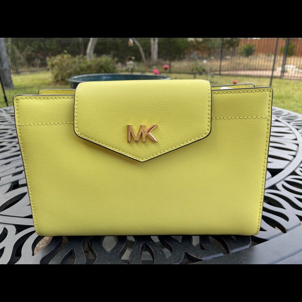 NWT Michael Kors Sunshine Yellow crossbody - Picture 1 of 16